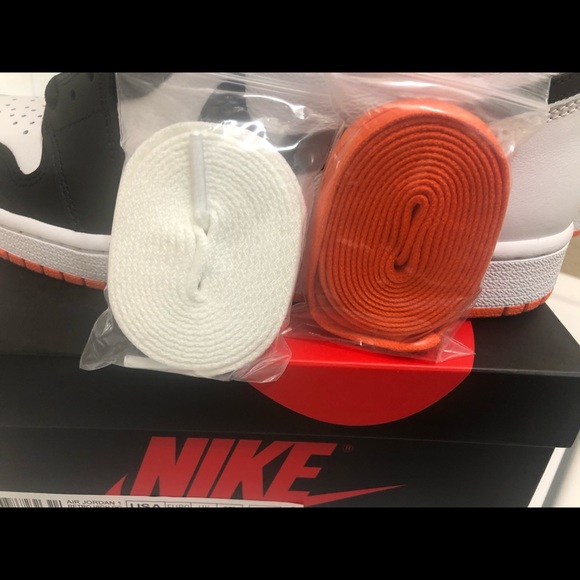 Jordan 1s Electro Orange DEADSTOCK